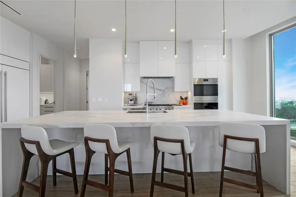 1591 Gulf Of Mexico Drive Longboat Key FL 34228
