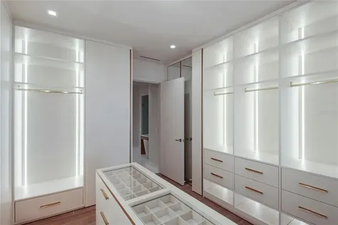 1591 Gulf Of Mexico Drive Longboat Key FL 34228