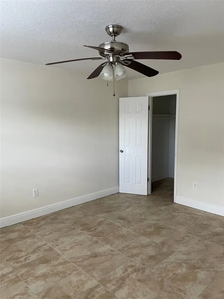 525 Conway Road Orlando FL 32807