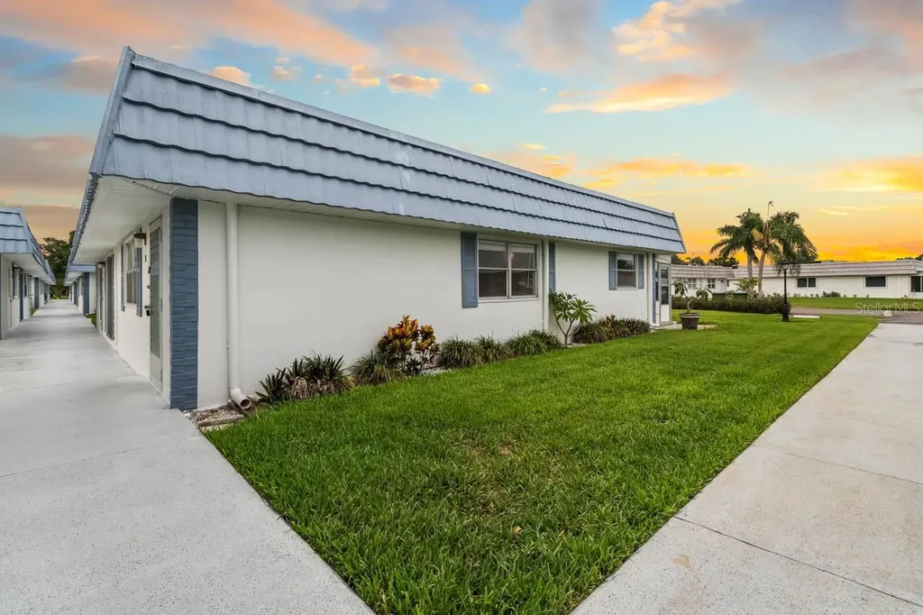 1901 Andover Way Sun City Center FL 33573