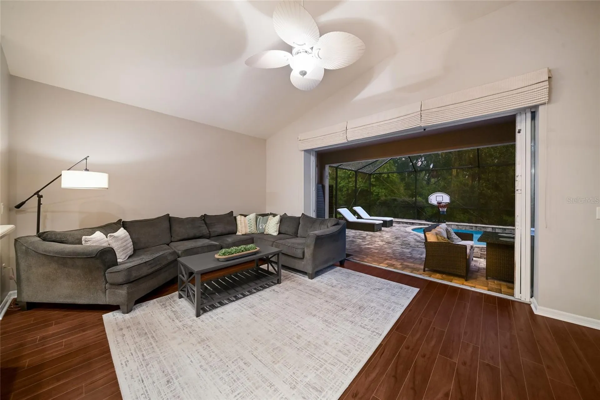 17463 New Cross Circle Lithia FL 33547