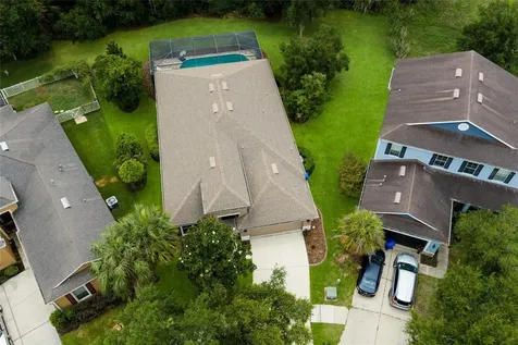 17463 New Cross Circle Lithia FL 33547