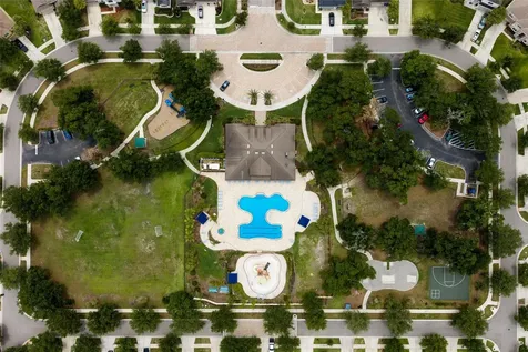 17463 New Cross Circle Lithia FL 33547