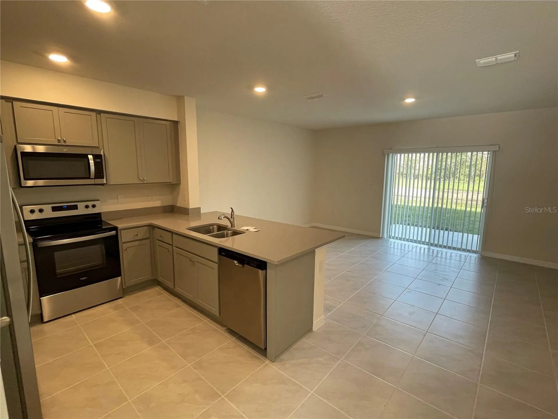 3057 Canary Avenue Davenport FL 33837