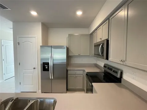 3057 Canary Avenue Davenport FL 33837