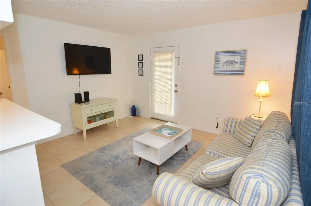 8625 Mallard Reserve Drive Tampa FL 33614