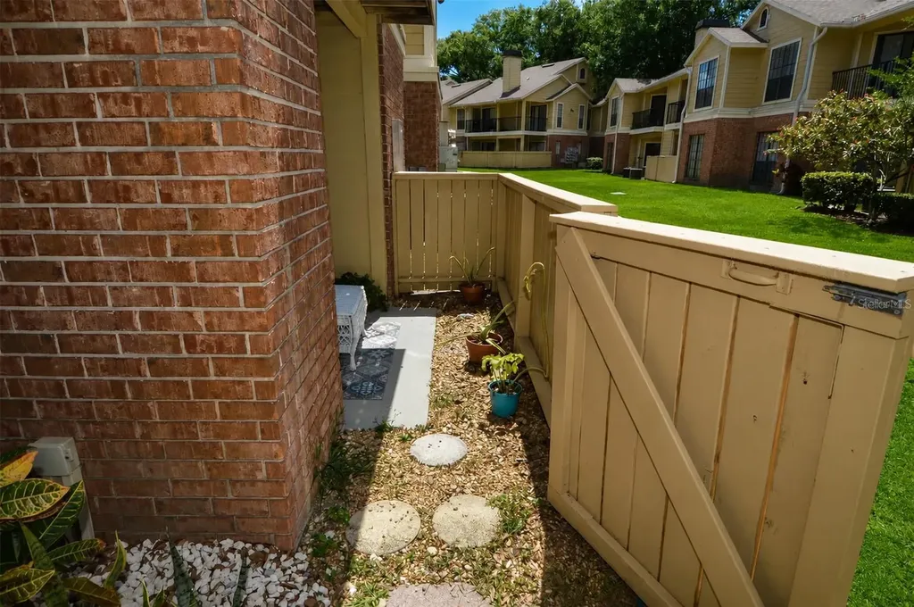 8625 Mallard Reserve Drive Tampa FL 33614