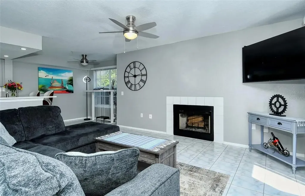 850 S Tamiami Trail Sarasota FL 34236