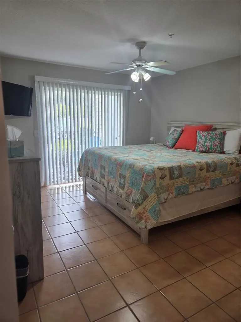 850 S Tamiami Trail Sarasota FL 34236