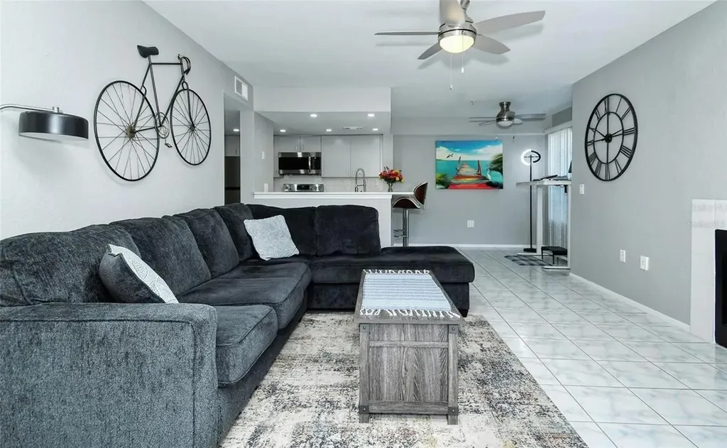 850 S Tamiami Trail Sarasota FL 34236