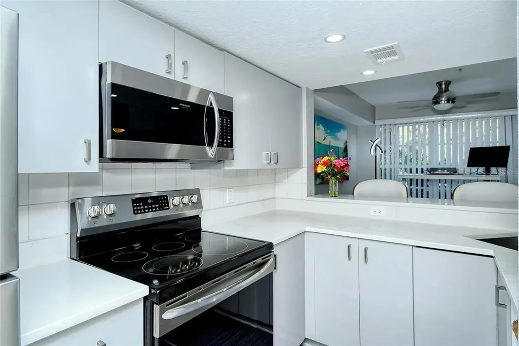 850 S Tamiami Trail Sarasota FL 34236