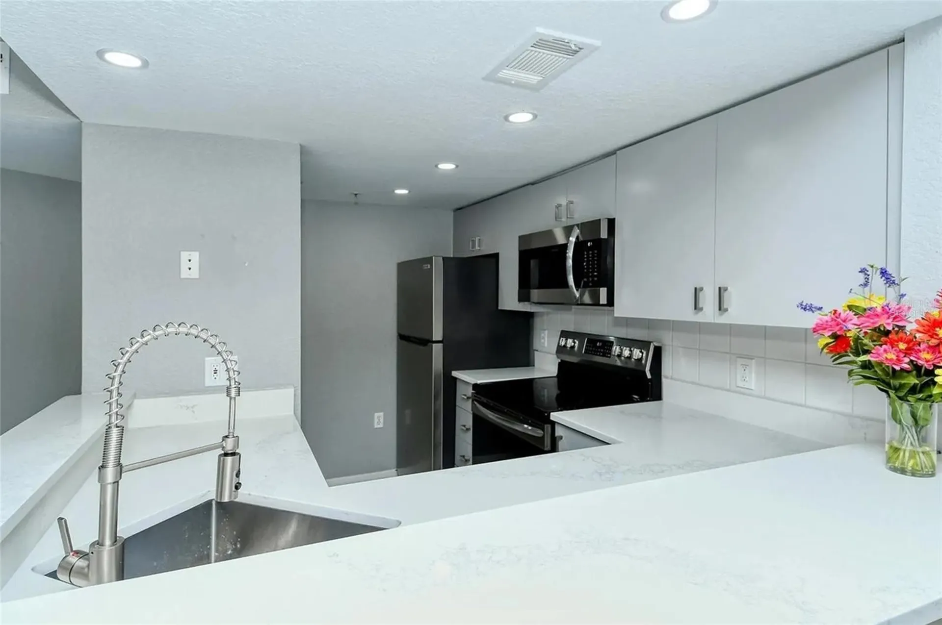 850 S Tamiami Trail Sarasota FL 34236