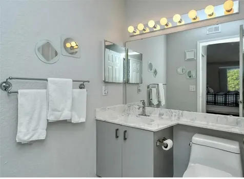 850 S Tamiami Trail Sarasota FL 34236