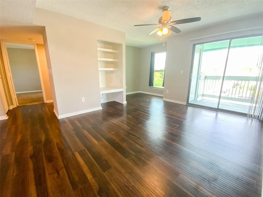 455 Alt 19 S Palm Harbor FL 34683