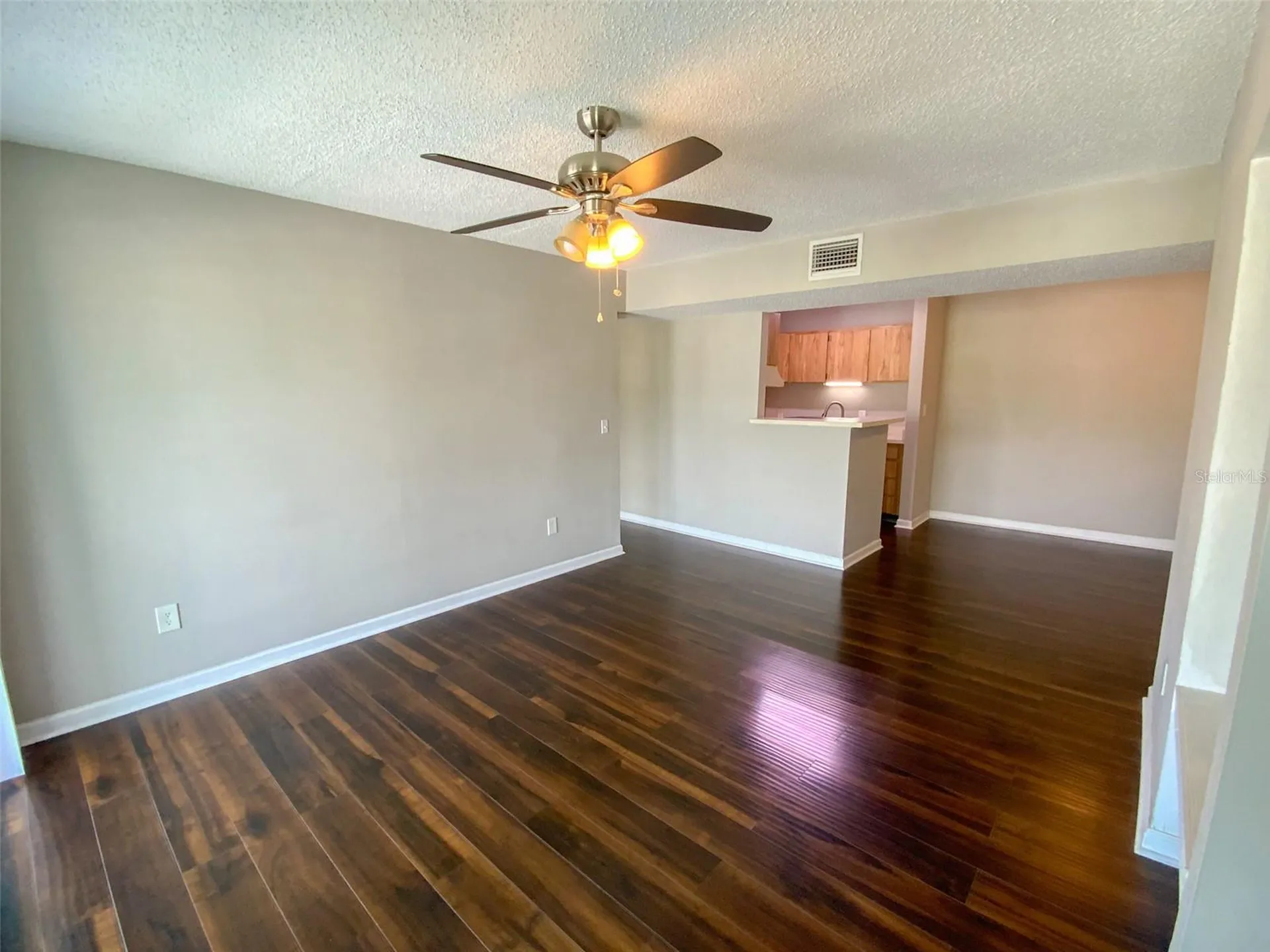 455 Alt 19 S Palm Harbor FL 34683