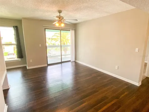 455 Alt 19 S Palm Harbor FL 34683