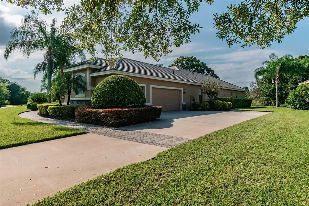 1107 Oxbridge Drive Lutz FL 33549