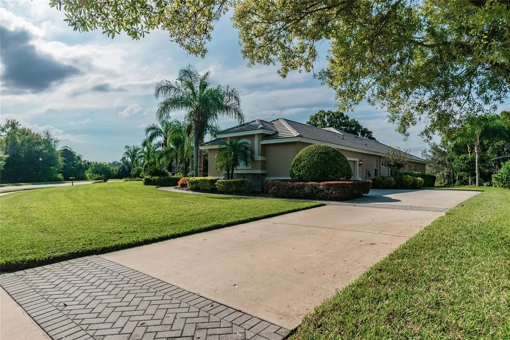 1107 Oxbridge Drive Lutz FL 33549