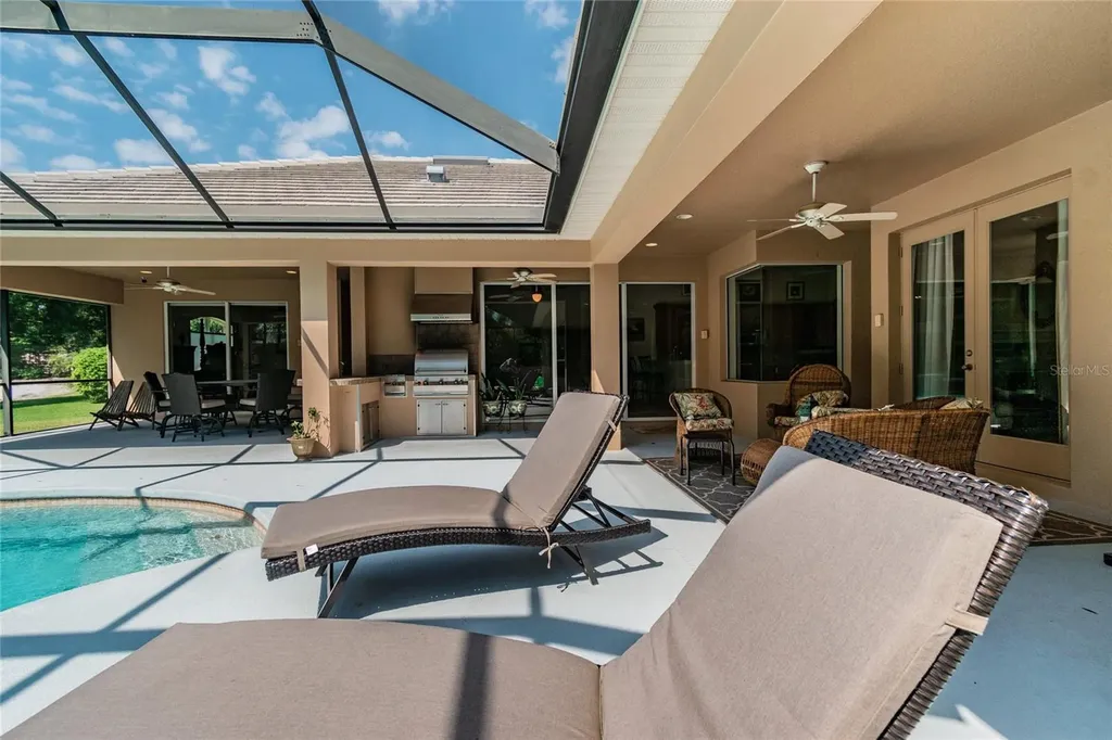 1107 Oxbridge Drive Lutz FL 33549