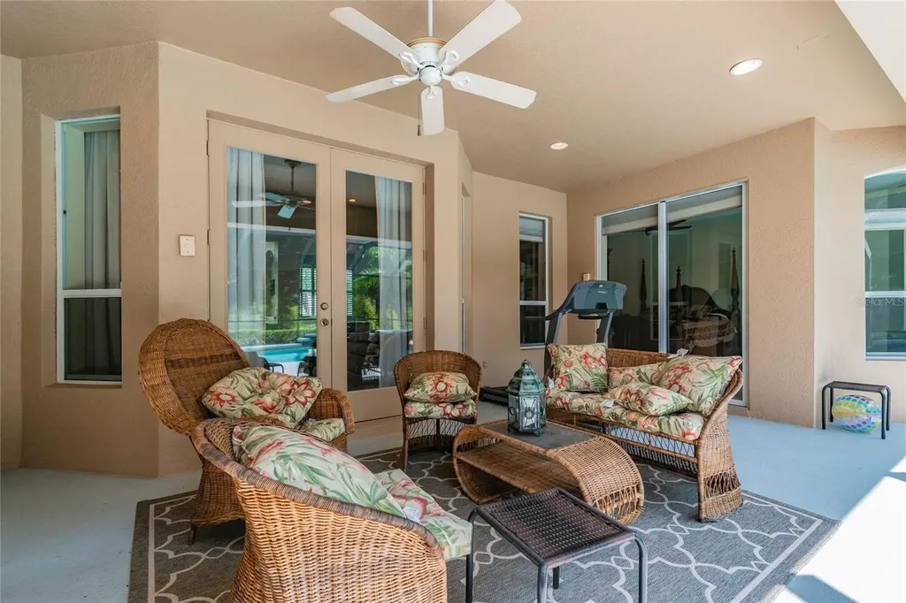 1107 Oxbridge Drive Lutz FL 33549