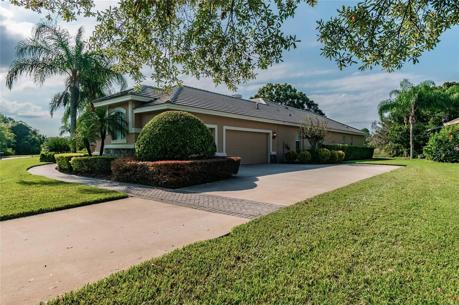 1107 Oxbridge Drive Lutz FL 33549