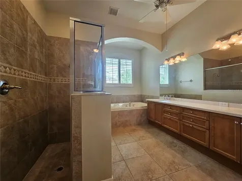 1107 Oxbridge Drive Lutz FL 33549