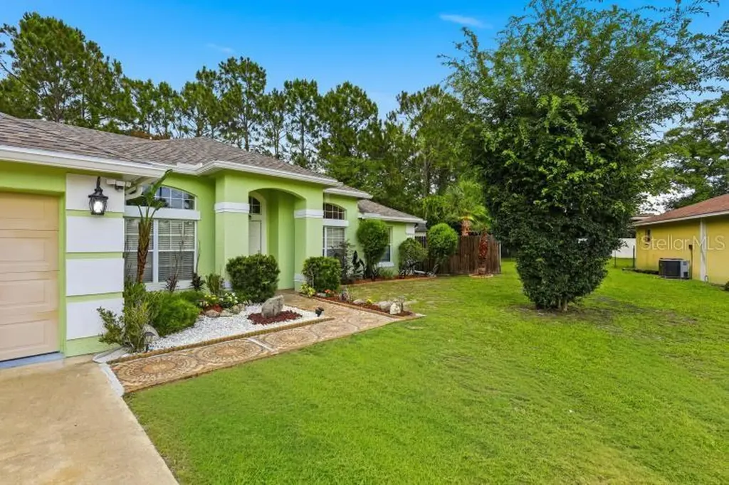 18 Burton Place Palm Coast FL 32137