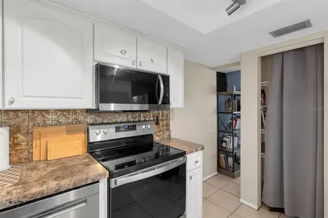 6801 Larchmont Avenue New Port Richey FL 34653