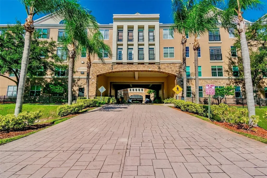 4221 W Spruce Street Tampa FL 33607