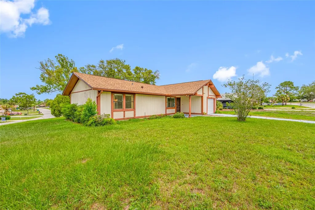 8528 Heather Boulevard Weeki Wachee FL 34613