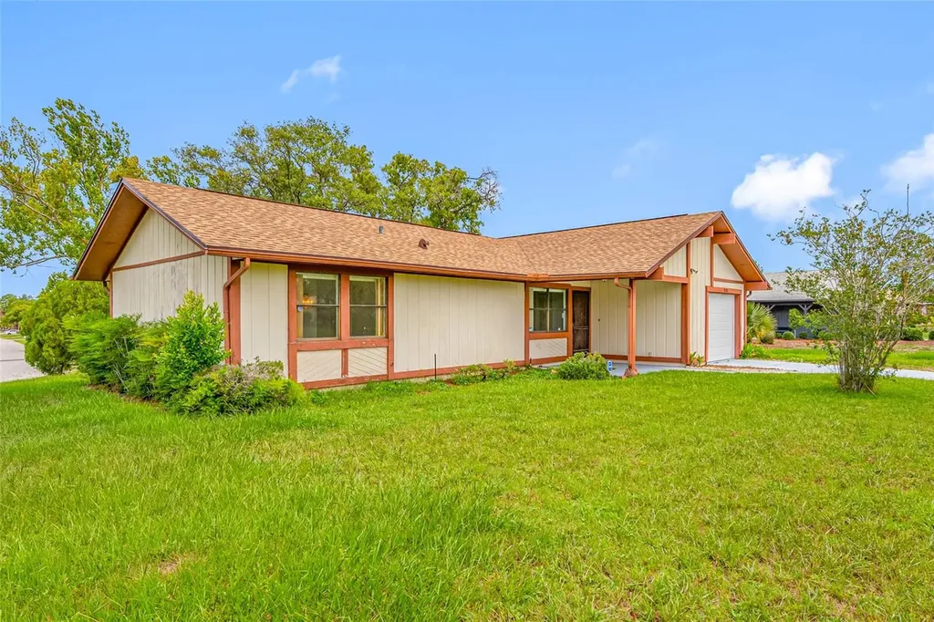 8528 Heather Boulevard Weeki Wachee FL 34613