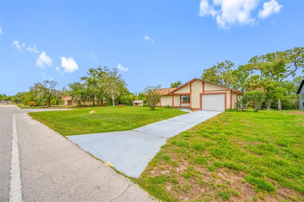 8528 Heather Boulevard Weeki Wachee FL 34613