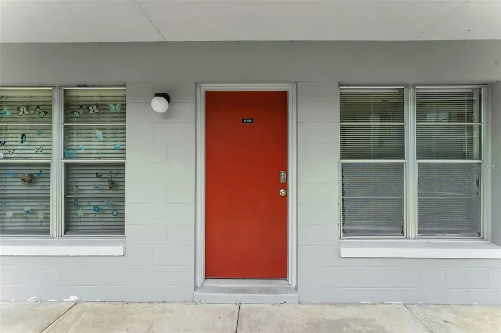 4328 Edgewater Drive Orlando FL 32804