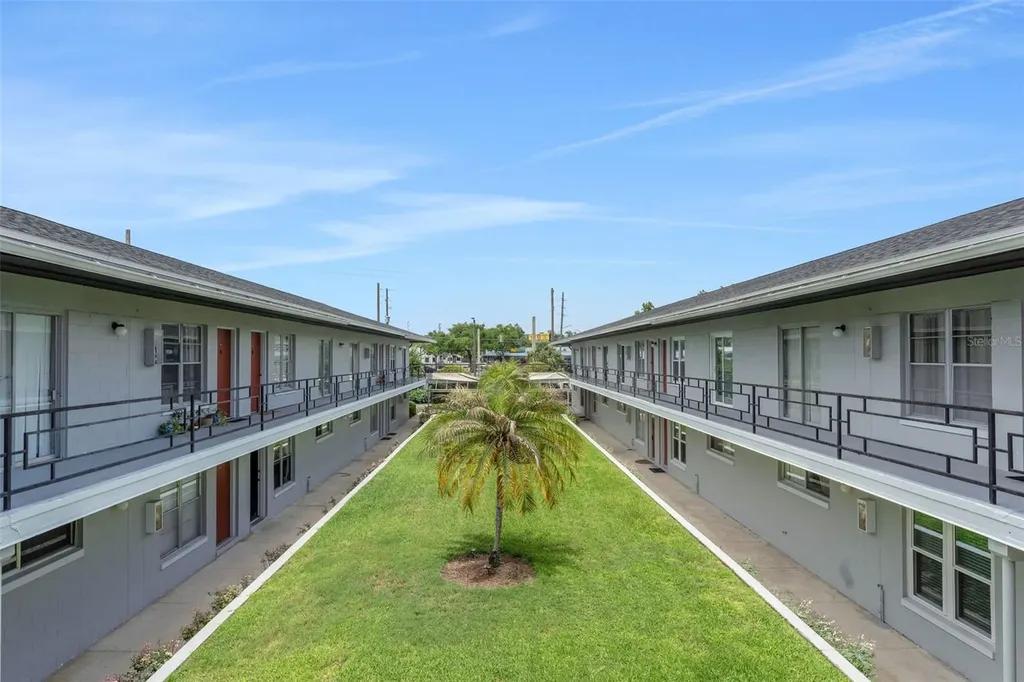 4328 Edgewater Drive Orlando FL 32804
