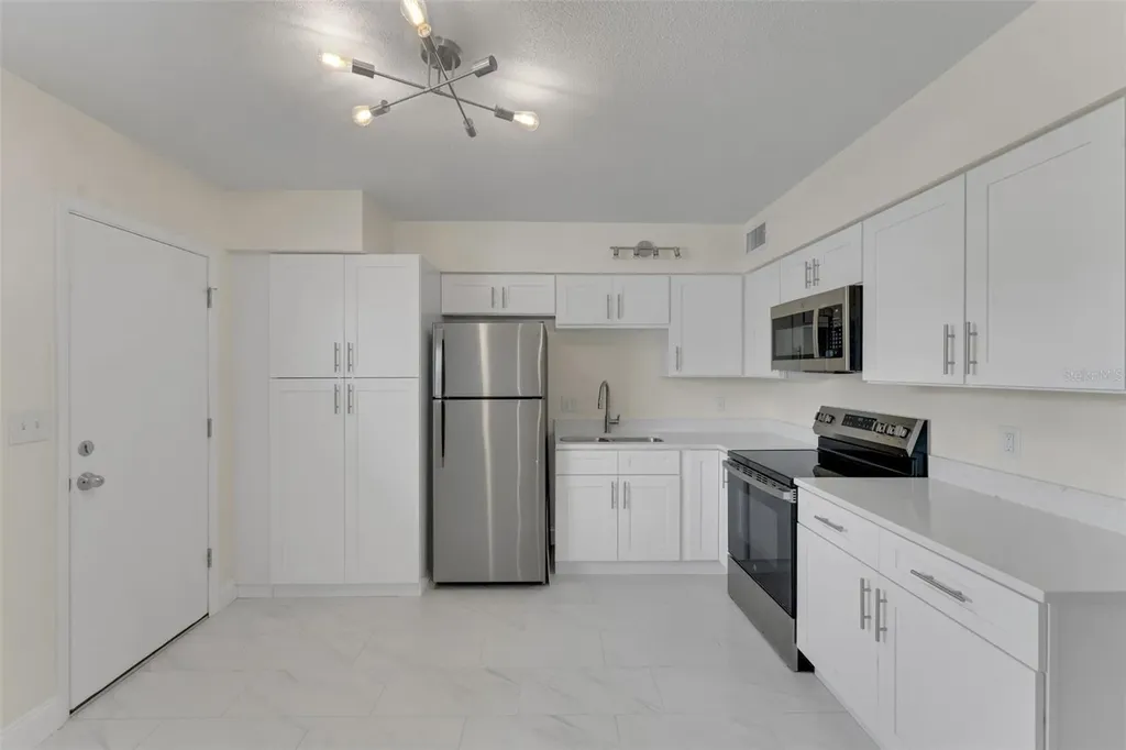 4328 Edgewater Drive Orlando FL 32804