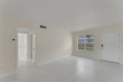 4328 Edgewater Drive Orlando FL 32804