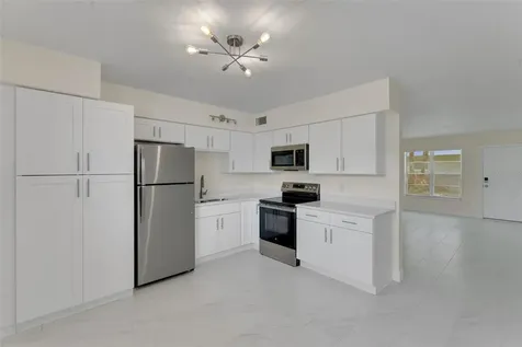 4328 Edgewater Drive Orlando FL 32804