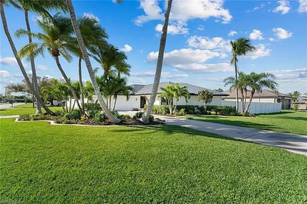 1923 SE 26th Street Cape Coral FL 33904