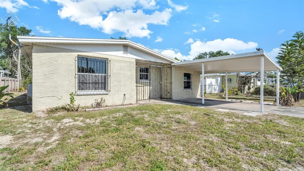5609 Golden Drive Tampa FL 33634