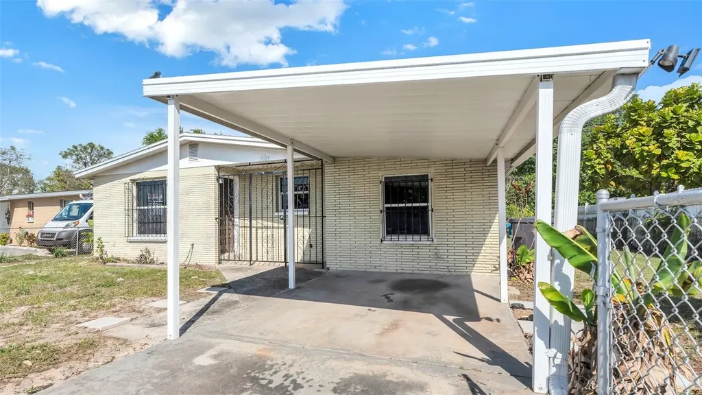 5609 Golden Drive Tampa FL 33634