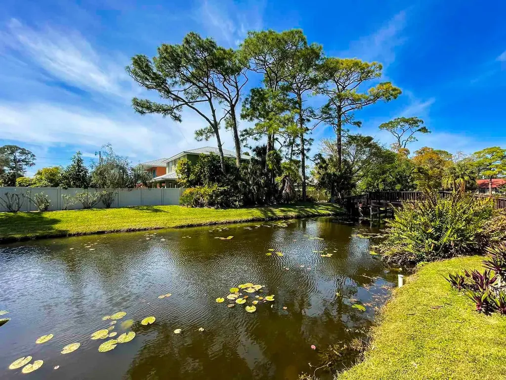 3603 Pine Point Court Sarasota FL 34238