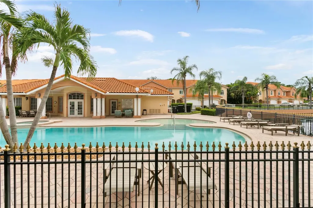 6323 Vista Verde Drive E St Petersburg FL 33707