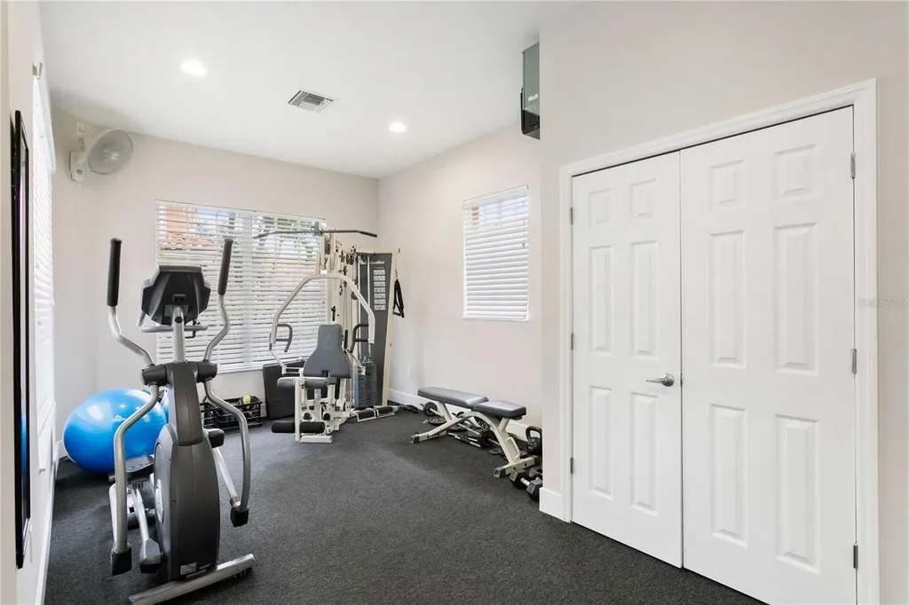 6323 Vista Verde Drive E St Petersburg FL 33707