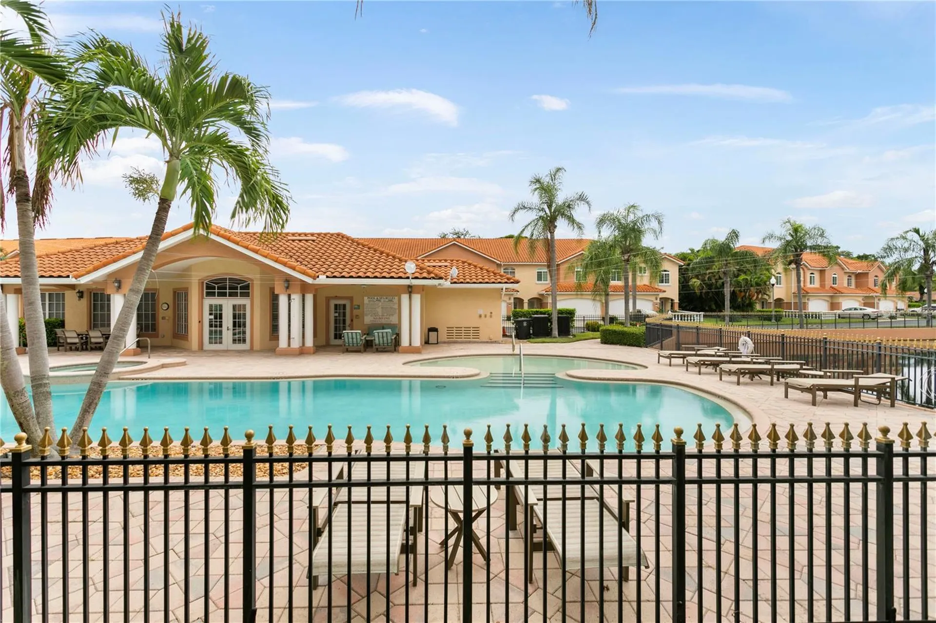 6323 Vista Verde Drive E St Petersburg FL 33707