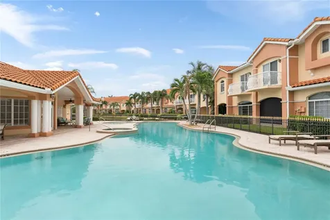 6323 Vista Verde Drive E St Petersburg FL 33707