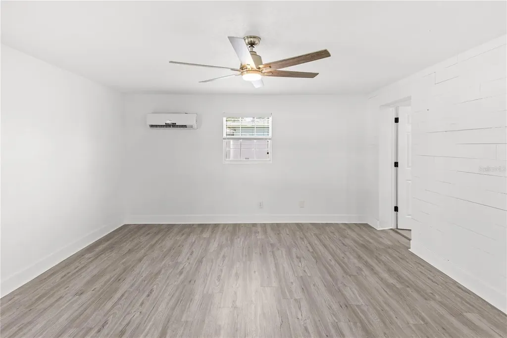 2090 75th Street N St Petersburg FL 33710