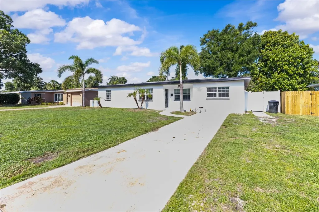2090 75th Street N St Petersburg FL 33710