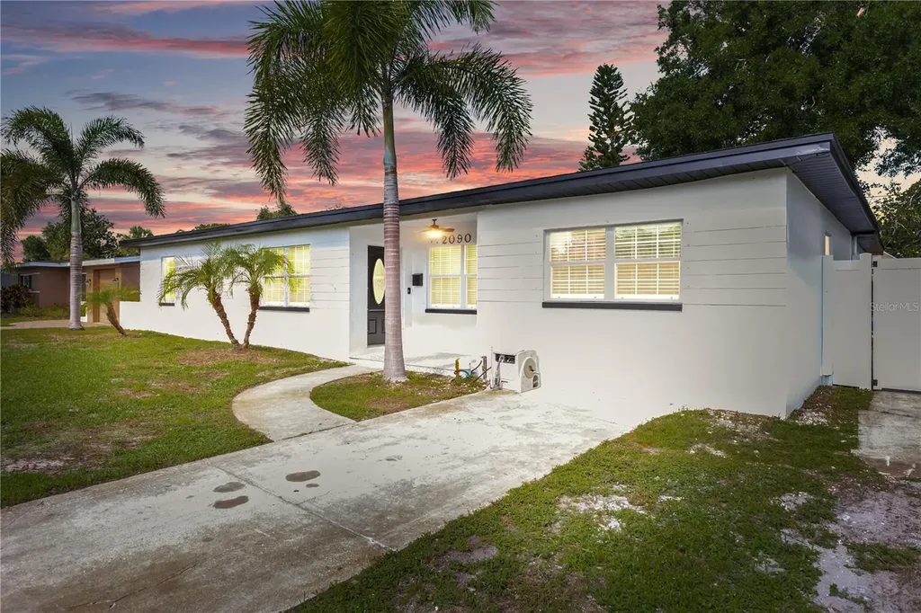 2090 75th Street N St Petersburg FL 33710