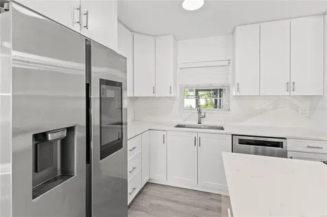 2090 75th Street N St Petersburg FL 33710