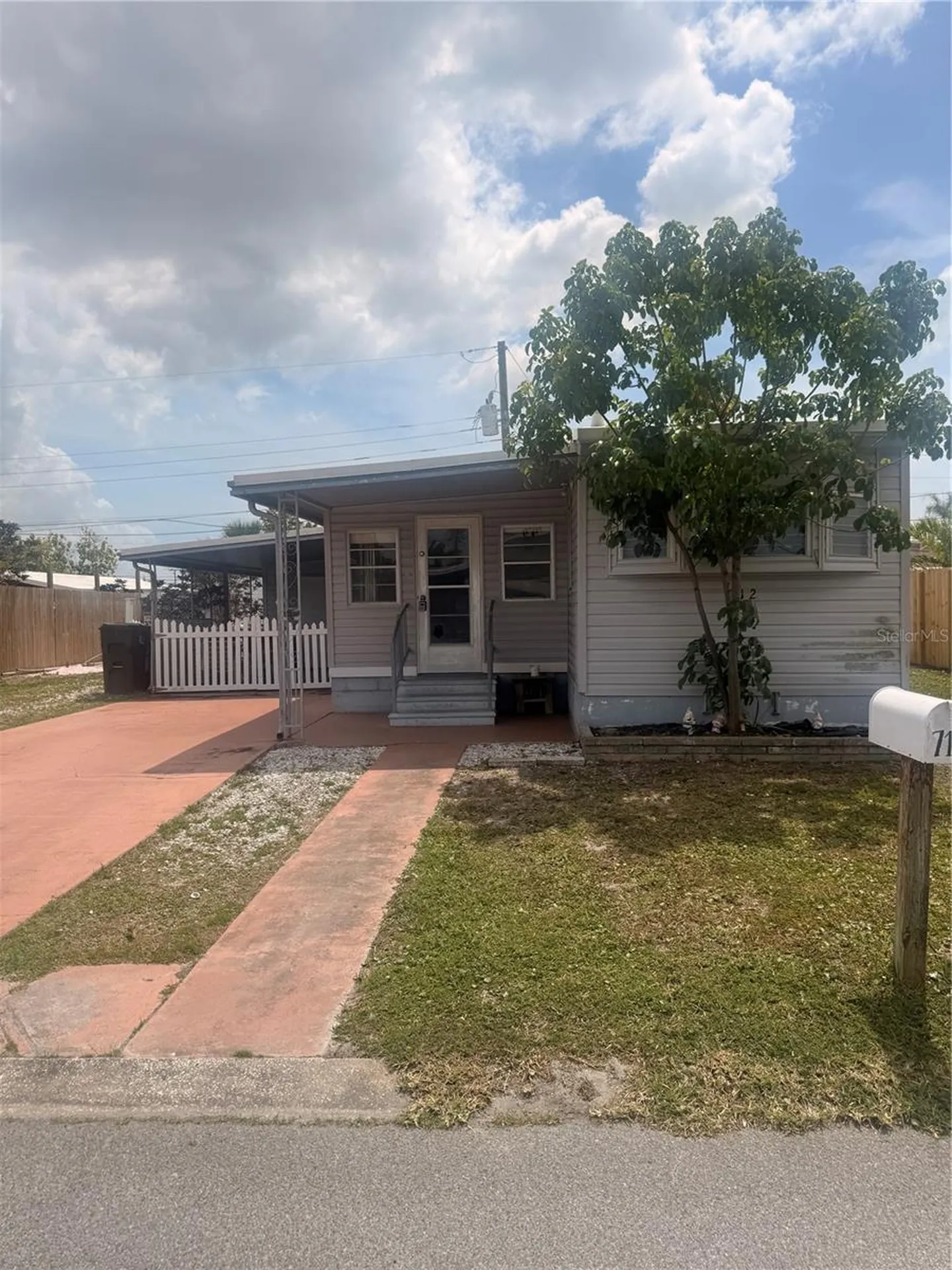 712 50th Avenue Drive W Bradenton FL 34207